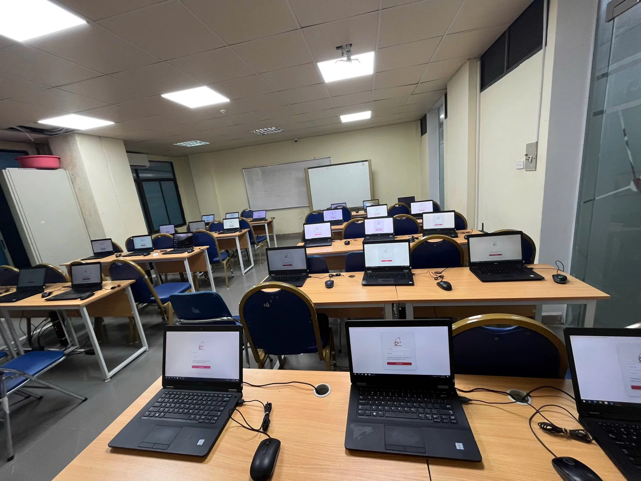 thuê máy tính tại VNPT